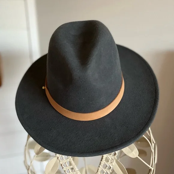 Lack Of Color - Picture 2 of 5